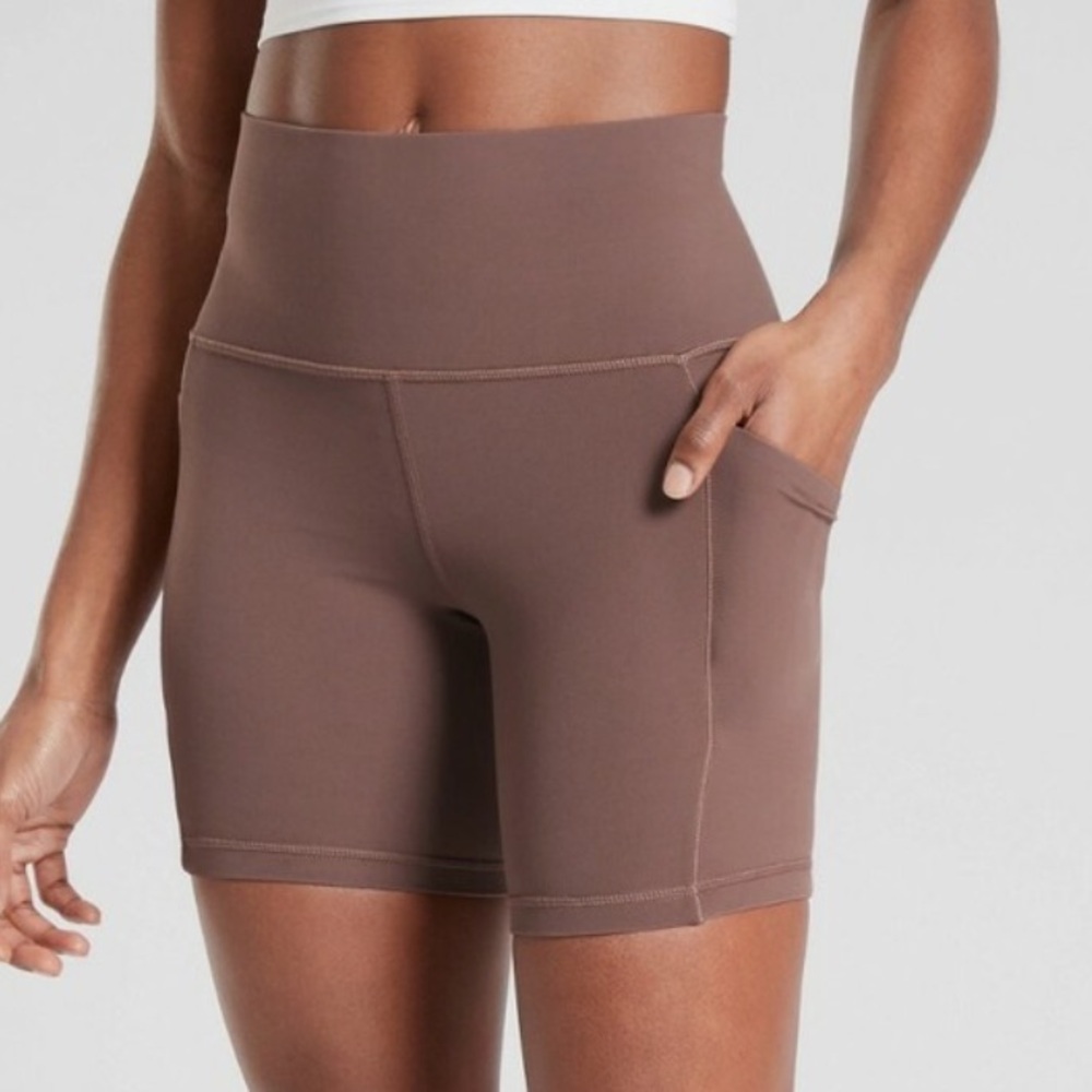 Athleta Salutation Stash High Rise Bike Shorts S Rose